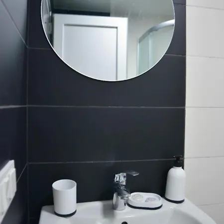 Saba'S Apartment Кутаиси Экстерьер фото